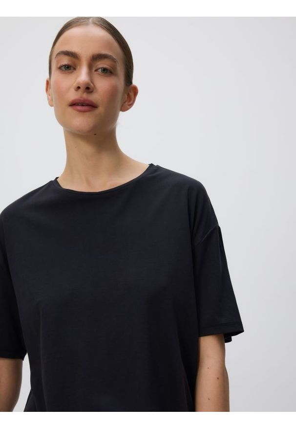 Reserved - Krótki t-shirt z modalem - ciemnoszary. Kolor: szary. Materiał: dzianina. Długość: krótkie