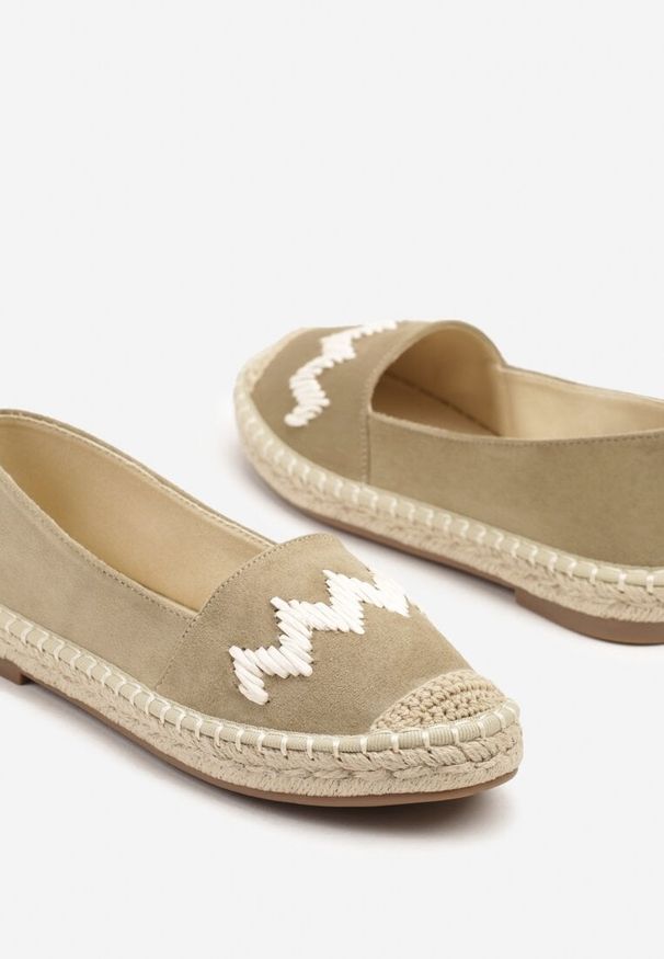Born2be - Zielone Espadryle z Plecionką i Motywem Zygzaków Sdivaria. Kolor: zielony. Materiał: len