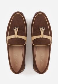 Renee - Brązowe Mokasyny VICES z Imitacji Zamszu z Wkładką ze Skóry Naturalnej Dispova. Okazja: na co dzień. Kolor: brązowy. Materiał: zamsz, skóra. Styl: casual, elegancki #8