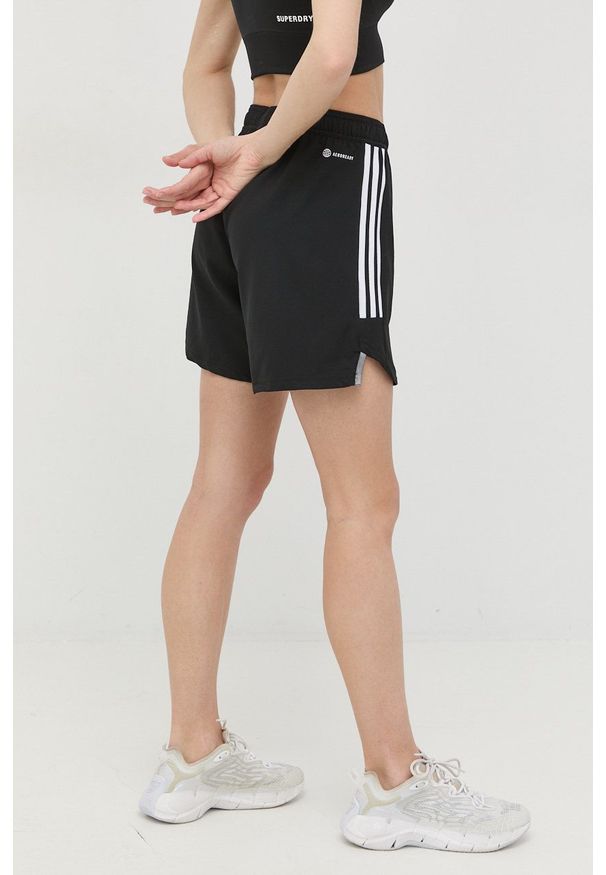 adidas Performance szorty treningowe Condivo 22 damskie kolor czarny z aplikacją high waist. Stan: podwyższony. Kolor: czarny. Materiał: skóra, materiał. Wzór: aplikacja