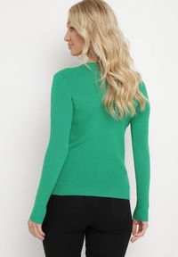 Born2be - Zielony Sweter o Dopasowanym Fasonie z Prążkowanej Dzianiny Marinesa. Kolor: zielony. Materiał: dzianina, prążkowany. Długość rękawa: długi rękaw. Długość: długie