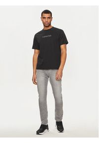 Calvin Klein T-Shirt Shadow Embosed Logo K10K113105 Czarny Regular Fit. Kolor: czarny. Materiał: bawełna