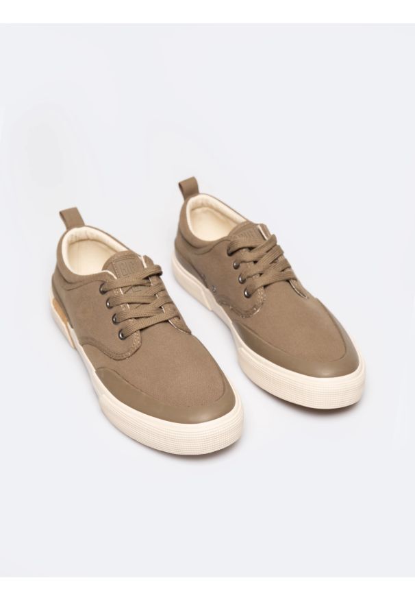 Big-Star - Trampki męskie niskie khaki RR174064 303. Okazja: na co dzień, na spacer. Kolor: zielony. Materiał: materiał, guma. Styl: elegancki, casual