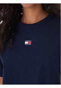 Tommy Jeans T-Shirt Badge DW0DW22202 Granatowy Boxy Fit. Kolor: niebieski. Materiał: bawełna #2