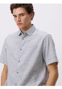Reserved - Strukturalna koszula regular fit - granatowy. Kolor: niebieski. Materiał: bawełna, tkanina #1