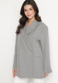 Born2be - Szara Marynarka Dwurzędowa Oversize o Pudełkowym Kroju Cornelita. Okazja: na co dzień, na spotkanie biznesowe. Kolor: szary. Materiał: jeans. Styl: biznesowy, klasyczny, casual #5