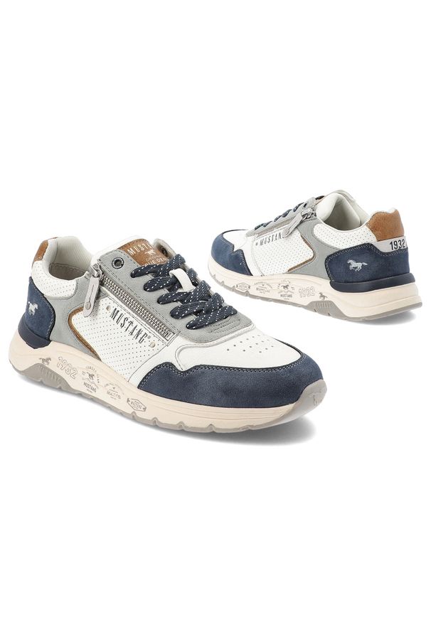 Granatowe Sneakersy Mustang Sportowe Obuwie Męskie. Okazja: na co dzień, na spacer. Zapięcie: zamek. Kolor: biały. Materiał: skóra ekologiczna, materiał. Szerokość cholewki: normalna. Wzór: nadruk. Sport: turystyka piesza