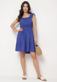 Born2be - Granatowa Sukienka z Wiskozą o Rozkloszowanym Kroju z Gumką w Pasie Lirimere. Okazja: na co dzień. Typ kołnierza: kołnierz z falbankami. Kolor: niebieski. Materiał: wiskoza. Długość rękawa: na ramiączkach. Styl: casual, elegancki #5