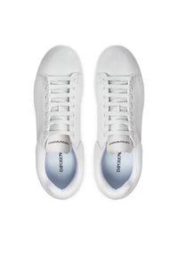 Emporio Armani Sneakersy X4X264 XF768 00001 Biały. Kolor: biały. Materiał: skóra