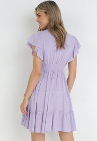 Born2be - Fioletowa Gładka Sukienka Mini Taliowana z Falbankami Wokół Ramion Zynnas. Typ kołnierza: kołnierz z falbankami. Kolor: fioletowy. Wzór: gładki. Sezon: lato. Długość: mini #5