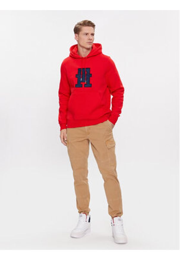 TOMMY HILFIGER - Tommy Hilfiger Bluza Monogram Applique MW0MW32702 Czerwony Regular Fit. Kolor: czerwony. Materiał: bawełna, syntetyk