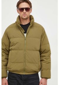 United Colors of Benetton kurtka puchowa męska kolor zielony zimowa. Okazja: na co dzień. Kolor: zielony. Materiał: puch. Sezon: zima. Styl: casual #4