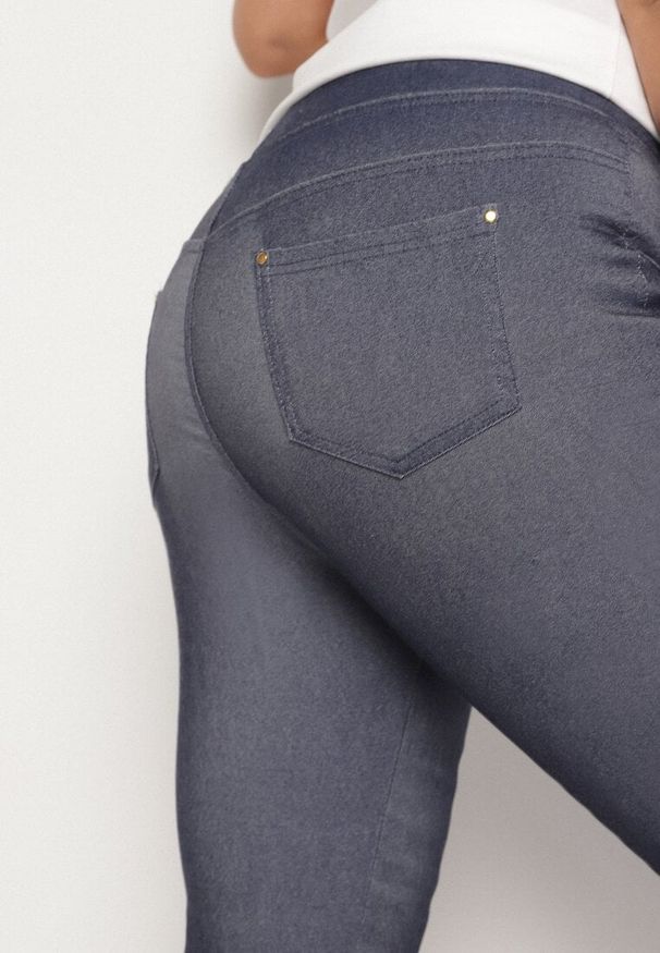 Born2be - Granatowe Spodnie z Bawełny o Kroju Capri Dolonissa. Okazja: na co dzień. Kolor: niebieski. Materiał: bawełna. Styl: casual, elegancki, młodzieżowy