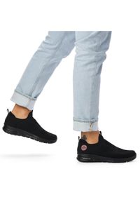 Komfortowe buty sportowe męskie wsuwane czarne Rieker B7365-00. Zapięcie: bez zapięcia. Kolor: czarny