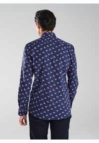 Pako Lorente - PAKO LORENTE – Granatowa koszula w kolibry. Okazja: na co dzień. Kolor: niebieski. Materiał: bawełna, jeans, elastan. Styl: casual #4