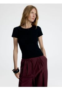 Reserved - Bawełniany t-shirt slim fit - czarny. Kolor: czarny. Materiał: bawełna #1