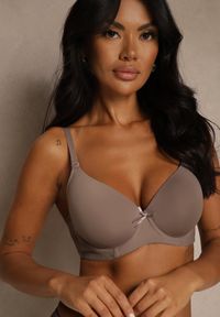 Renee - Beżowy Gładki Biustonosz o Klasycznym Fasonie Zdobiony Kokardką Caloris. Kolor: beżowy. Wzór: aplikacja, gładki #6