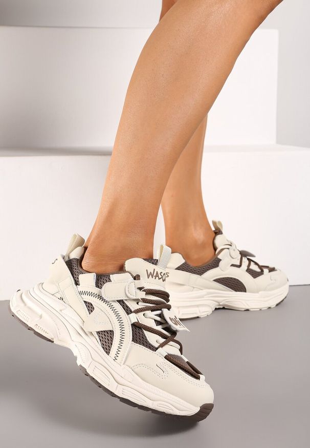 Renee - Beżowo-Brązowe Sneakersy na Tłoczonej Platformie z Ozdobnym Sznurowaniem i Wstawkami Dimtti. Nosek buta: okrągły. Zapięcie: rzepy. Kolor: beżowy. Materiał: materiał. Obcas: na platformie. Wysokość obcasa: niski