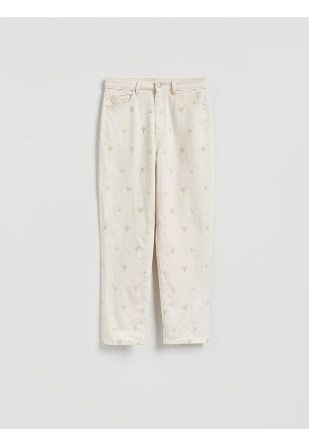 Reserved - Jeansy mom z haftem - złamana biel. Wzór: haft