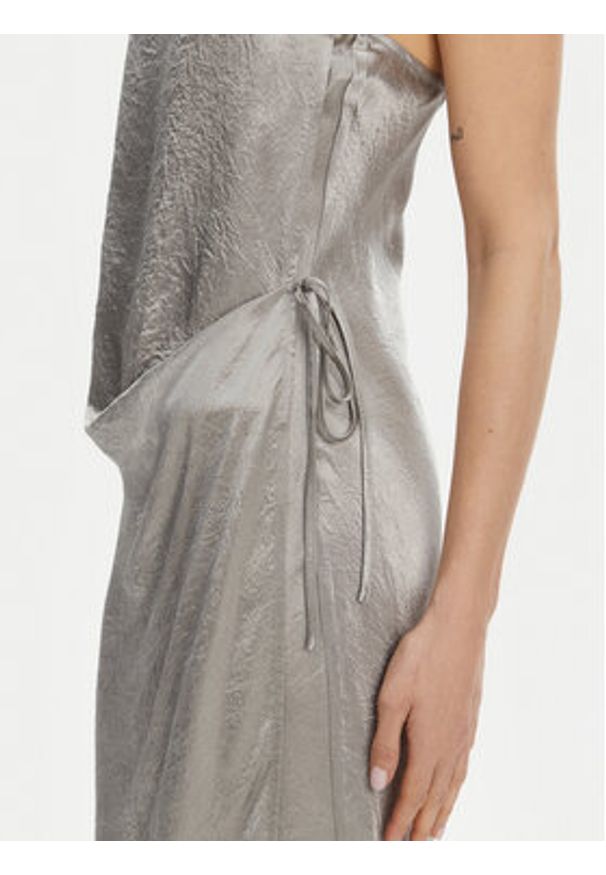 Herskind Sukienka wieczorowa Sanderson 5557196 Srebrny Regular Fit. Kolor: srebrny. Materiał: syntetyk. Styl: wizytowy