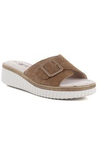 Skórzane klapki damskie na koturnie brązowe S.Barski 7002. Kolor: brązowy. Materiał: skóra. Obcas: na koturnie #1