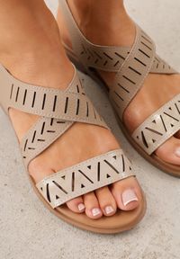 Born2be - Beżowe Sandały ze Skóry Naturalnej z Ażurowym Wzorem Elrinelin. Okazja: na co dzień, do pracy, na spotkanie biznesowe. Zapięcie: sprzączka. Kolor: beżowy. Materiał: skóra. Wzór: ażurowy. Styl: klasyczny, casual, biznesowy, elegancki #7