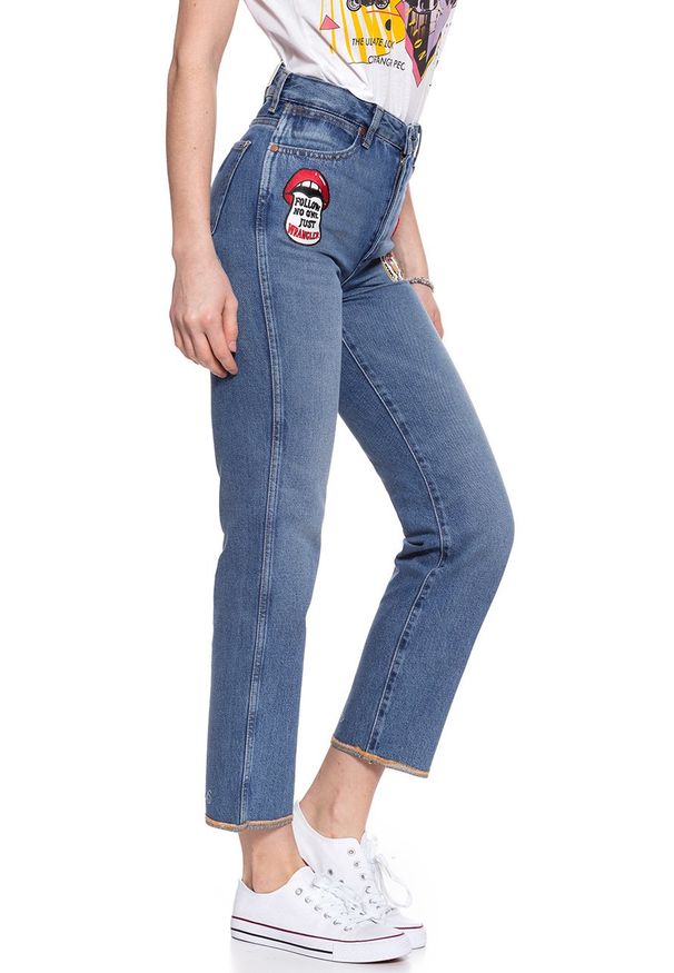 Wrangler - WRANGLER RETRO STRAIGHT BURNING GIRL W238GF11X 112127870. Wzór: aplikacja. Styl: retro