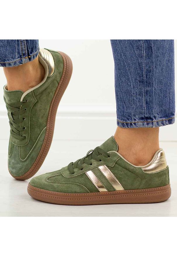 Khaki skórzane półbuty damskie Sergio Leone Sp106. Okazja: na co dzień. Nosek buta: okrągły. Zapięcie: sznurówki. Kolor: brązowy. Materiał: skóra, nubuk. Szerokość cholewki: normalna. Sezon: wiosna, jesień, lato. Styl: casual, elegancki, klasyczny