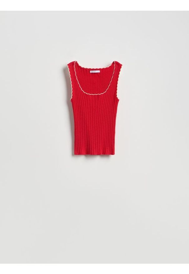 Reserved - Prążkowany top z wiskozą - czerwony. Kolor: czerwony. Materiał: prążkowany, wiskoza