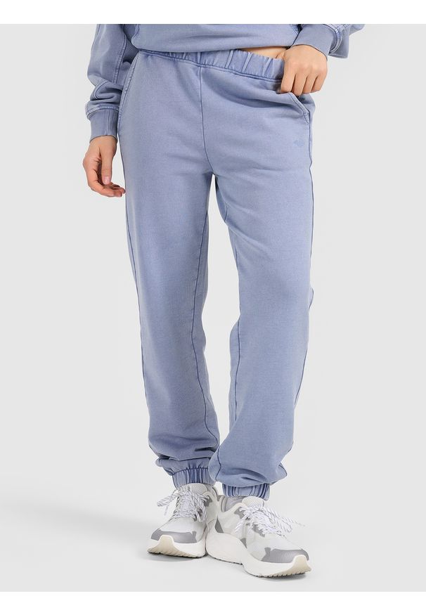 4f - 4F Spodnie dresowe joggery damskie - niebieskie XS. Stan: podwyższony. Kolor: niebieski. Materiał: dresówka
