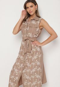 Born2be - Ciemnobeżowa Sukienka Bez Rękawów o Koszulowym Kroju z Paskiem Zdobiona Haftem Fodarela. Okazja: na co dzień. Kolor: beżowy. Długość rękawa: bez rękawów. Wzór: aplikacja, haft. Sezon: lato. Typ sukienki: koszulowe. Styl: klasyczny, casual, elegancki #2