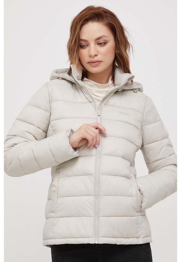 Pepe Jeans kurtka Maddie damska kolor beżowy zimowa. Kolor: beżowy. Materiał: materiał. Sezon: zima