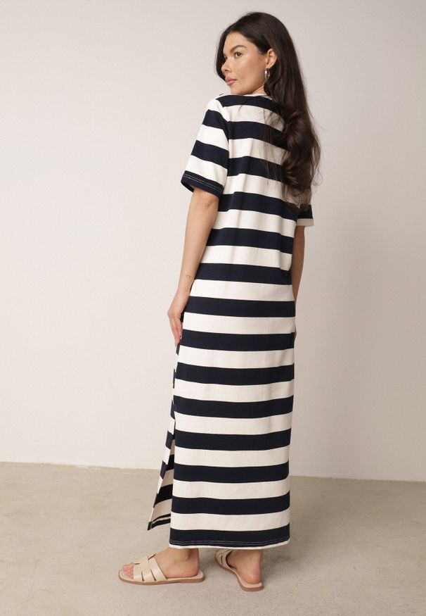 Born2be - Biało-Czarna Pudełkowa Sukienka z Bawełny w Poziome Paski Diove. Okazja: do pracy, na co dzień, na spacer. Kolor: biały. Materiał: bawełna. Wzór: paski. Typ sukienki: proste. Styl: klasyczny, casual