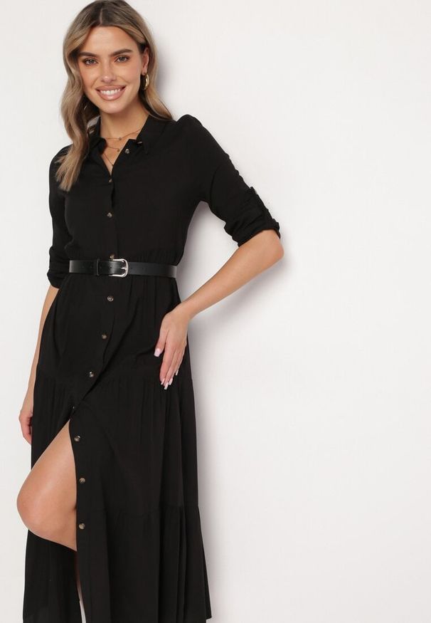 Born2be - Czarna Rozkloszowana Sukienka Maxi z Bawełny w Koszulowym Stylu Onecca. Okazja: na co dzień. Kolor: czarny. Materiał: bawełna. Wzór: aplikacja. Typ sukienki: koszulowe. Styl: casual. Długość: maxi
