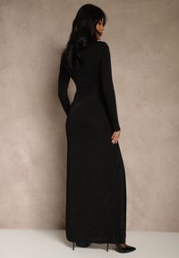 Renee - Czarna Marszczona Sukienka Koktajlowa Zdobiona Aplikacją w Talii Siweda. Kolor: czarny. Materiał: lakier, futro. Wzór: aplikacja. Styl: wizytowy #4