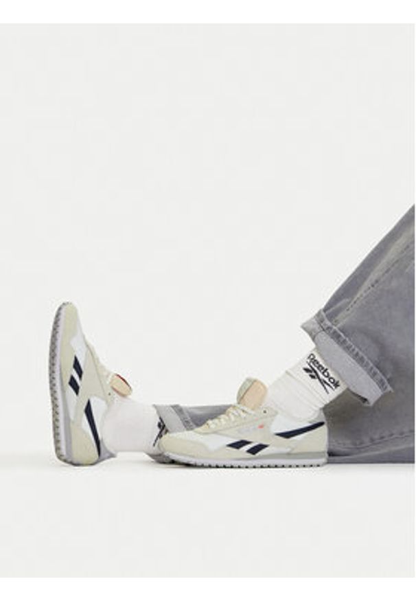 Reebok Sneakersy EOSS-CLASSIC AZ 100208830 Biały. Kolor: biały. Materiał: skóra, zamsz. Model: Reebok Classic