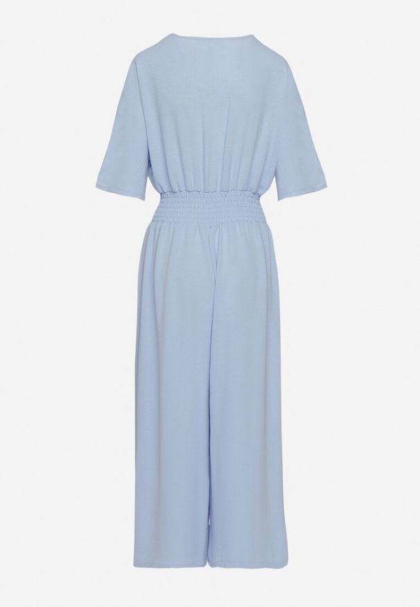 Born2be - Jasnoniebieski Kopertowy Kombinezon z Gumką w Talii i Szerokimi Nogawkami Vimashea. Okazja: na co dzień. Kolor: niebieski. Styl: elegancki, casual