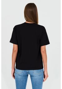 Juicy Couture - JUICY COUTURE Czarny t-shirt Boyfriend Scatter Diamante. Kolor: czarny