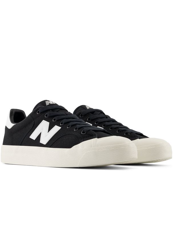 Buty unisex New Balance BB100CVB – czarne. Okazja: na co dzień. Kolor: czarny. Materiał: syntetyk, materiał, guma. Szerokość cholewki: normalna. Obcas: na platformie