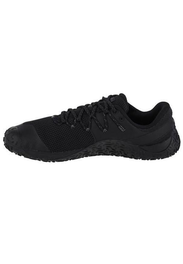 Buty trekkingowe męskie Merrell Trail Glove 7. Zapięcie: sznurówki. Kolor: czarny. Materiał: tkanina, materiał, syntetyk, skóra, guma. Szerokość cholewki: normalna