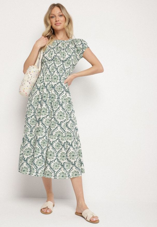 Born2be - Zielona Sukienka z Bawełną i Bufiastymi Rękawami Revilee. Okazja: na co dzień, na spacer. Kolor: zielony. Materiał: bawełna. Wzór: aplikacja. Styl: casual, elegancki