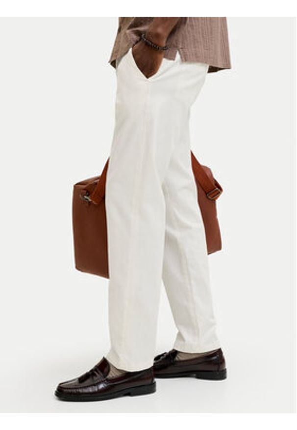 Jack & Jones Chinosy Kane 12268490 Écru Relaxed Fit. Kolor: kremowy. Materiał: bawełna