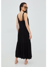 Superdry sukienka kolor czarny maxi rozkloszowana. Kolor: czarny. Materiał: wiskoza, materiał, tkanina. Długość rękawa: na ramiączkach. Typ sukienki: rozkloszowane. Długość: maxi