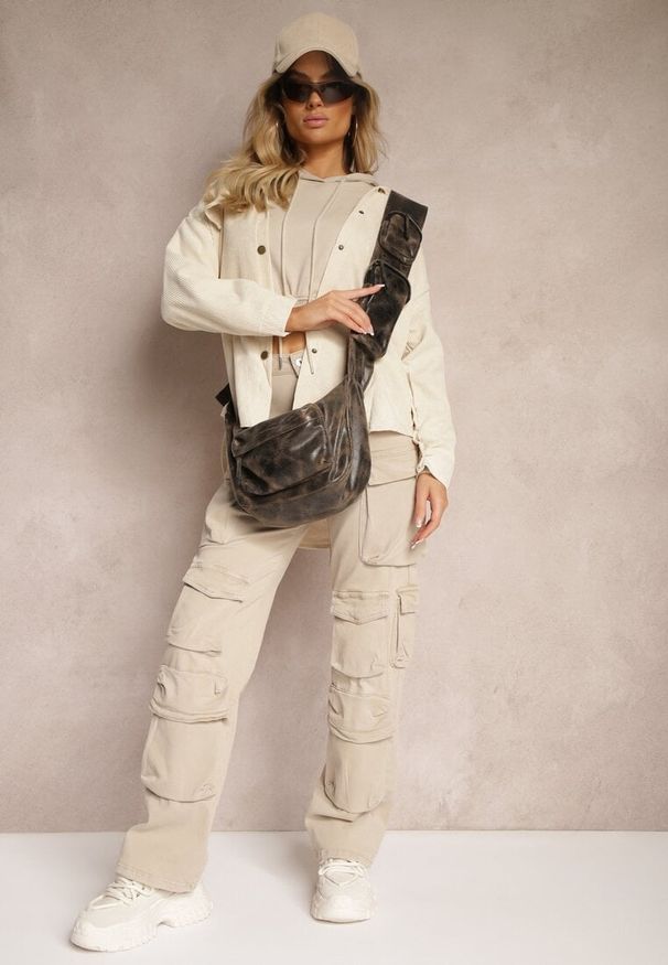 Renee - Jasnobeżowa Klasyczna Koszula Sztruksowa Nevettis. Kolor: beżowy. Materiał: sztruks. Styl: klasyczny