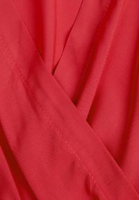 Born2be - Czerwona Sukienka z Wiskozy i Wiązanym Paskiem Gariela. Kolor: czerwony. Materiał: wiskoza. Typ sukienki: kopertowe #8