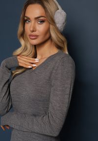 Renee - Ciemnoszary Sweter w Klasycznym Stylu z Dekoltem w Serek Feliriel. Okazja: na co dzień. Typ kołnierza: dekolt w serek. Kolor: szary. Materiał: jeans. Wzór: aplikacja. Styl: klasyczny