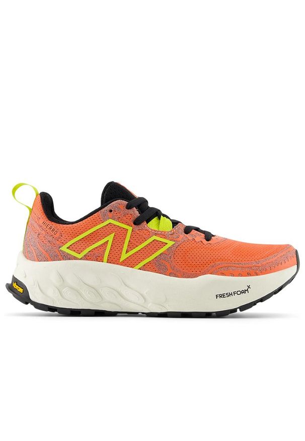 Buty New Balance Fresh Foam Hierro v8 WTHIERR8 - pomarańczowe. Kolor: pomarańczowy. Materiał: materiał, syntetyk, guma. Szerokość cholewki: normalna. Sport: fitness, bieganie
