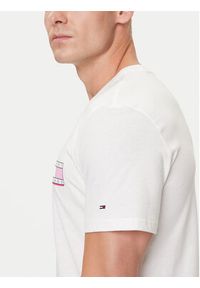 Tommy Jeans T-Shirt Pop Color Flag DM0DM21577 Biały Regular Fit. Kolor: biały. Materiał: bawełna #5