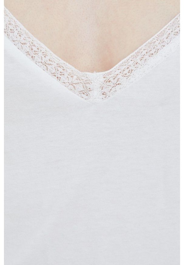 Superdry top damski kolor biały. Kolor: biały. Materiał: koronka, bawełna, dzianina. Długość rękawa: na ramiączkach. Wzór: gładki