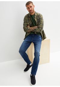 bonprix - Dżinsy ze stretchem Slim Fit Straight. Kolor: niebieski